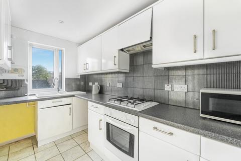 1 bedroom flat to rent, Staveley Close, Islington, London