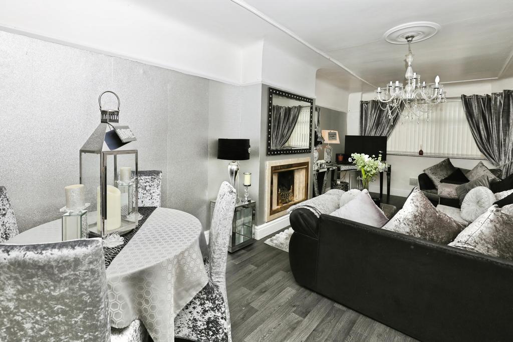 Lounge/Dining Room