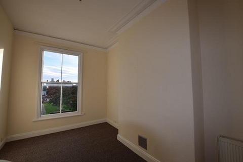 1 bedroom apartment to rent, West Square, Scarborough