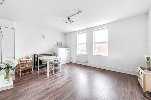 2 bedroom apartment to rent, Montpelier Avenue, London, W5