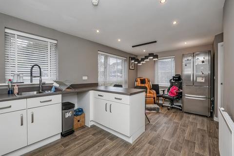 3 bedroom end of terrace house for sale, Whatman Drive, Maidstone