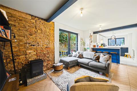 2 bedroom apartment for sale, Vale Terrace, London, N4