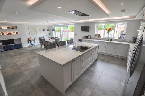 3 bedroom detached house for sale, Wheelers Lane, Bearwood, Bournemouth, BH11