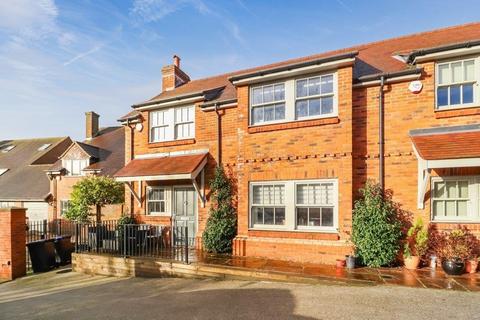 3 bedroom end of terrace house to rent, Windsor End, Beaconsfield, Buckinghamshire, HP9