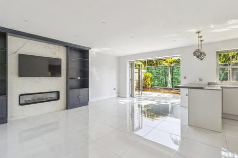 3 bedroom end of terrace house to rent, Windsor End, Beaconsfield, Buckinghamshire, HP9