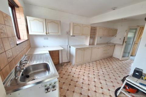 3 bedroom terraced house to rent, Tregelles Close, Highbridge, TA9