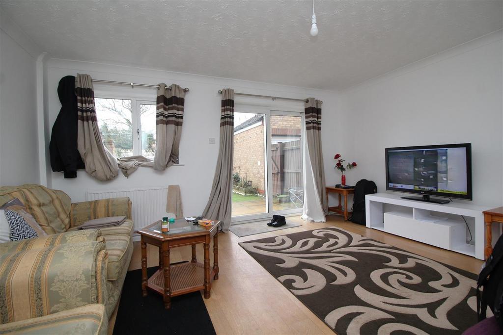 Living room 1 .JPG