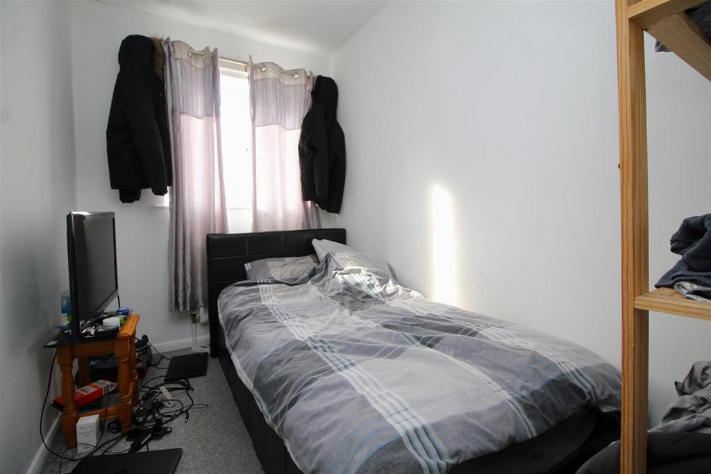 Bedroom 3 .JPG
