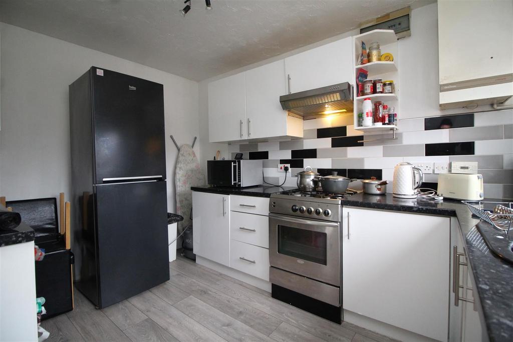 Kitchen 1.JPG