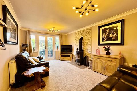 undefined, Briarfield Gardens, Dalton, Huddersfield, HD5 9JN