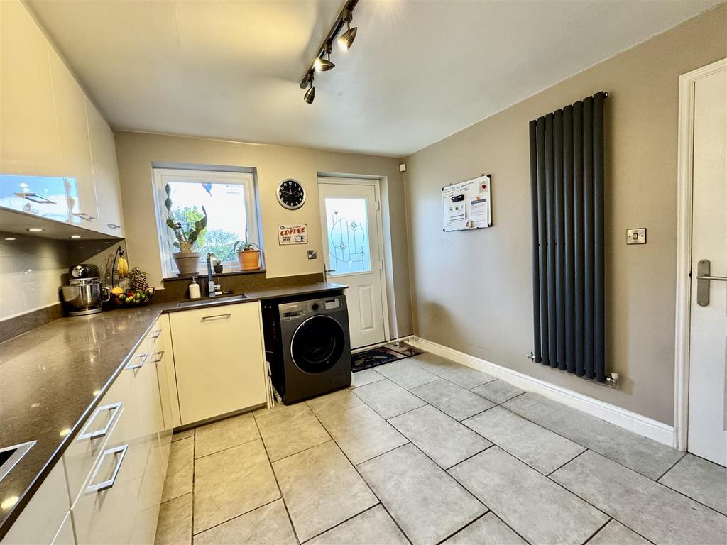 Dining kitchen