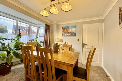 undefined, Briarfield Gardens, Dalton, Huddersfield, HD5 9JN