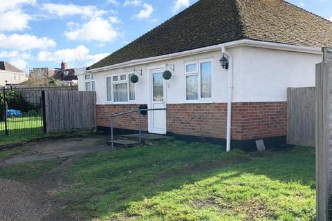 3 bedroom bungalow for sale - Gilroy Way, Orpington BR5