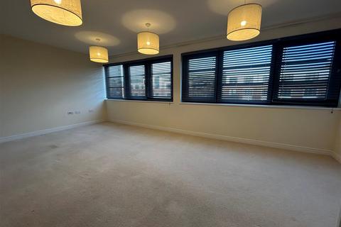 undefined, Kestrel Road, Hants GU14