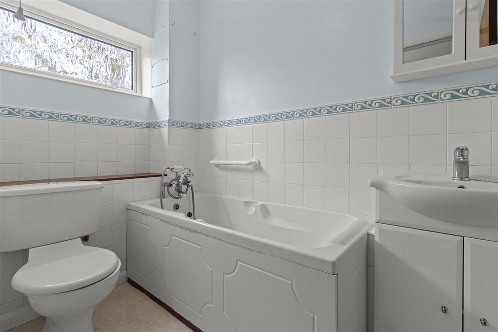 En Suite Bathroom