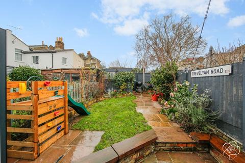 3 bedroom terraced house for sale, Trevelyan Road, London E15