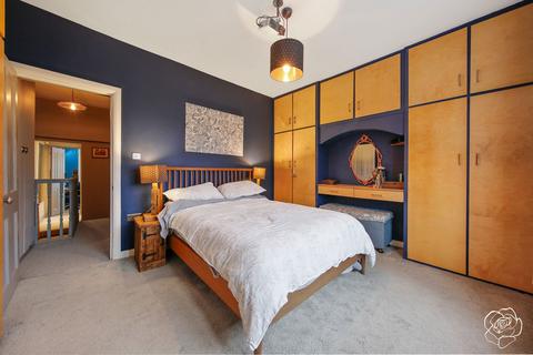3 bedroom terraced house for sale, Trevelyan Road, London E15
