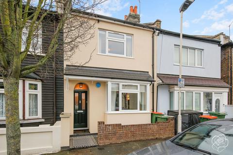 3 bedroom terraced house for sale, Trevelyan Road, London E15