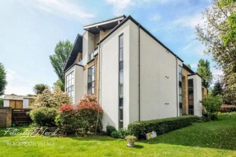 2 bedroom flat for sale, Meadowcourt Road, London SE3