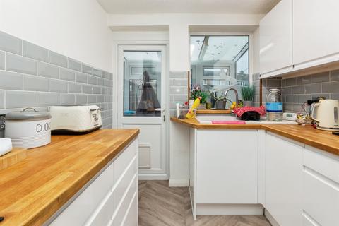 3 bedroom semi-detached house for sale, Westmorland Avenue, AYLESBURY