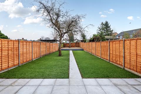 4 bedroom semi-detached house for sale, Lime Tree Walk, West Wickham, Kent, BR4