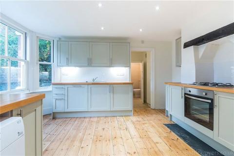 2 bedroom flat to rent, Ulundi Road, London SE3