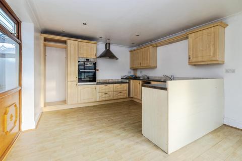 4 bedroom detached bungalow for sale, High Street, Newton-On-Trent, Lincoln