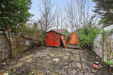 3 bedroom terraced house for sale, Cricklewood Lane, London, NW2