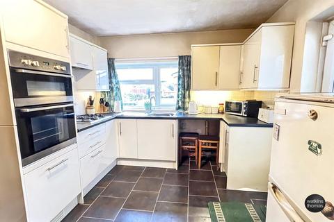 2 bedroom detached bungalow for sale, Highmore Street, Hereford, HR4