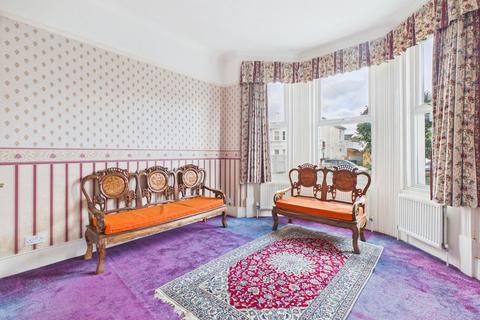 6 bedroom detached house for sale, Victoria Road, Worthing, BN11 1XE