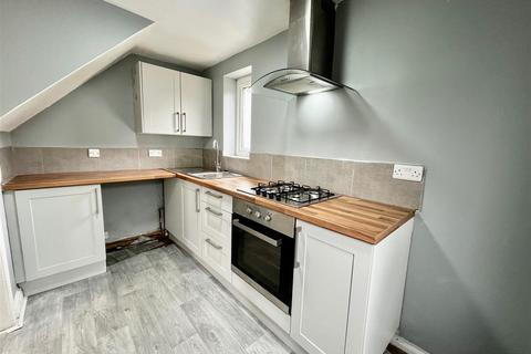 2 bedroom end of terrace house to rent, Bayswater Road, Felling, Gateshead