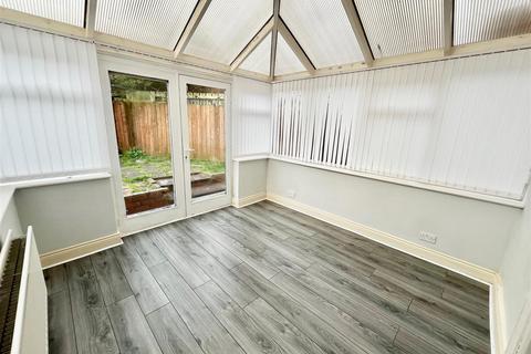 2 bedroom end of terrace house to rent, Bayswater Road, Felling, Gateshead