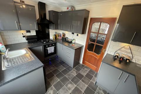 2 bedroom semi-detached house to rent, Styles Close, Bradwell, GREAT YARMOUTH