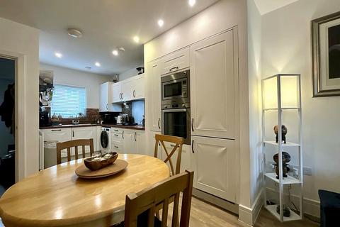 undefined, Bowling Green Close, Milton Keynes MK2