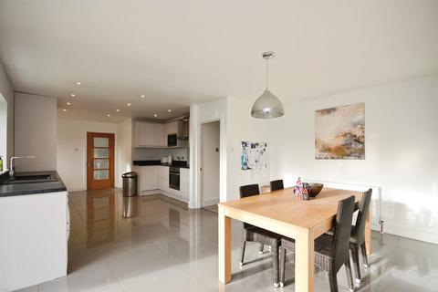 3 bedroom semi-detached house for sale, Highfield Road, BILLERICAY