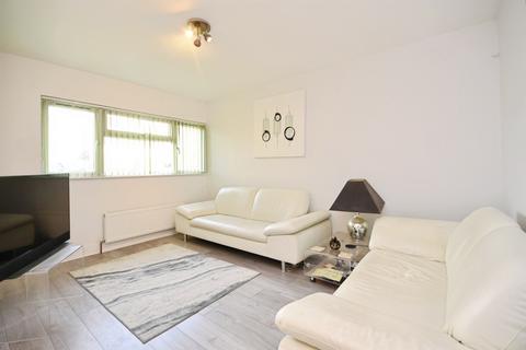 3 bedroom semi-detached house for sale, Highfield Road, BILLERICAY