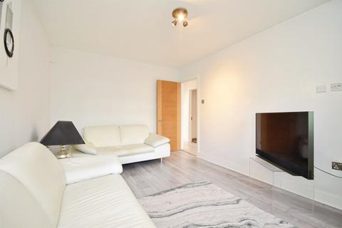 3 bedroom semi-detached house for sale, Highfield Road, BILLERICAY