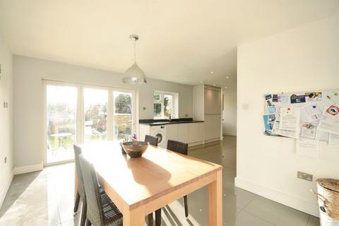 3 bedroom semi-detached house for sale, Highfield Road, BILLERICAY
