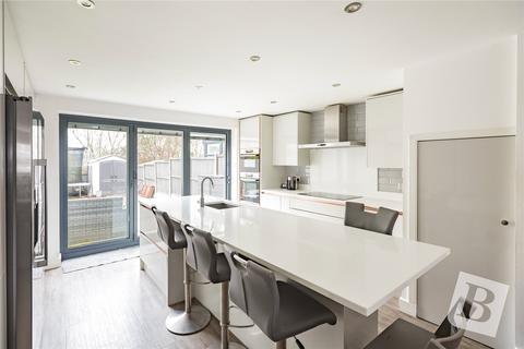4 bedroom terraced house for sale, Bancroft Chase, Hornchurch, RM12