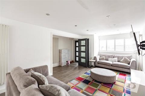 4 bedroom terraced house for sale, Bancroft Chase, Hornchurch, RM12