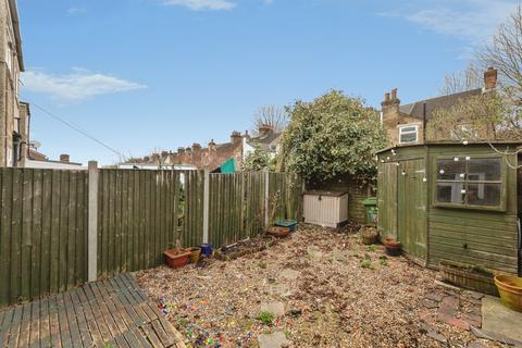 3 bedroom terraced house for sale, Eldred Road, Barking