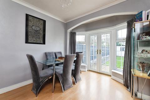 3 bedroom terraced house for sale, Broadhurst Avenue, Ilford