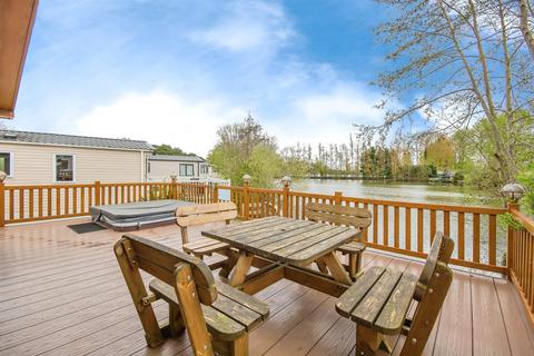 2 bedroom lodge for sale, Sleaford Road, Tattershall, Lincoln
