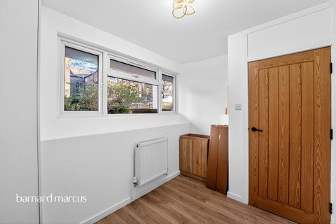 2 bedroom apartment for sale, Elspeth Road, London