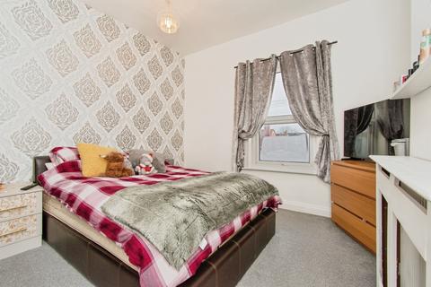 undefined, Aketon Road, CASTLEFORD