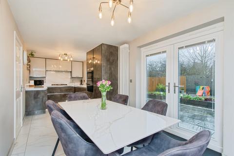 undefined, Taylor Road, CASTLEFORD