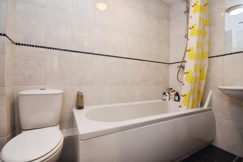 2 bedroom end of terrace house for sale, Brick Kiln Close, Coggeshall, Colchester