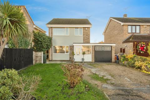 3 bedroom detached house for sale, Darfield Close, Rossington, DONCASTER