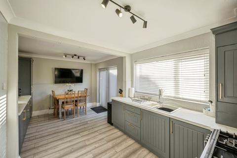 3 bedroom detached house for sale, Darfield Close, Rossington, DONCASTER