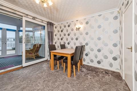 4 bedroom semi-detached house for sale, Moor Park Court, Dewsbury